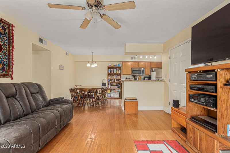 2625 E Indian School Rd #107, Phoenix, AZ 85016