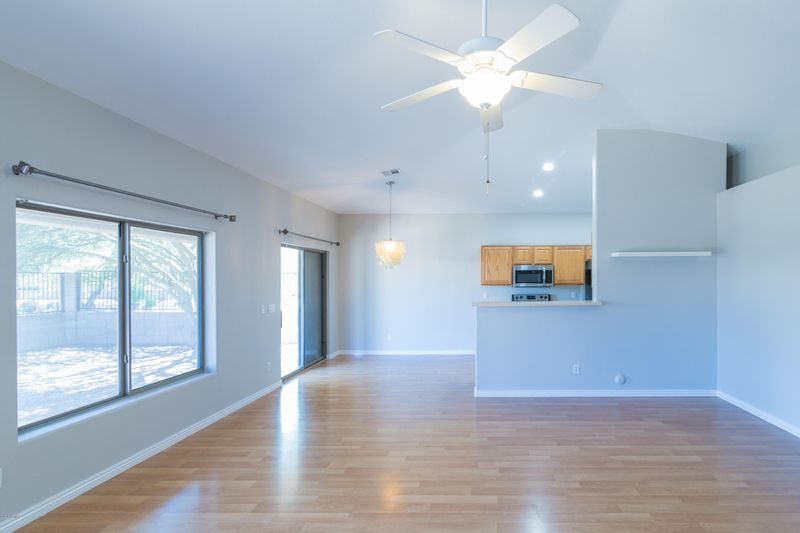 2625 E Sunland Ave, Phoenix, AZ 85040