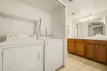 2625 Indian School Rd #222, Phoenix, AZ 85016