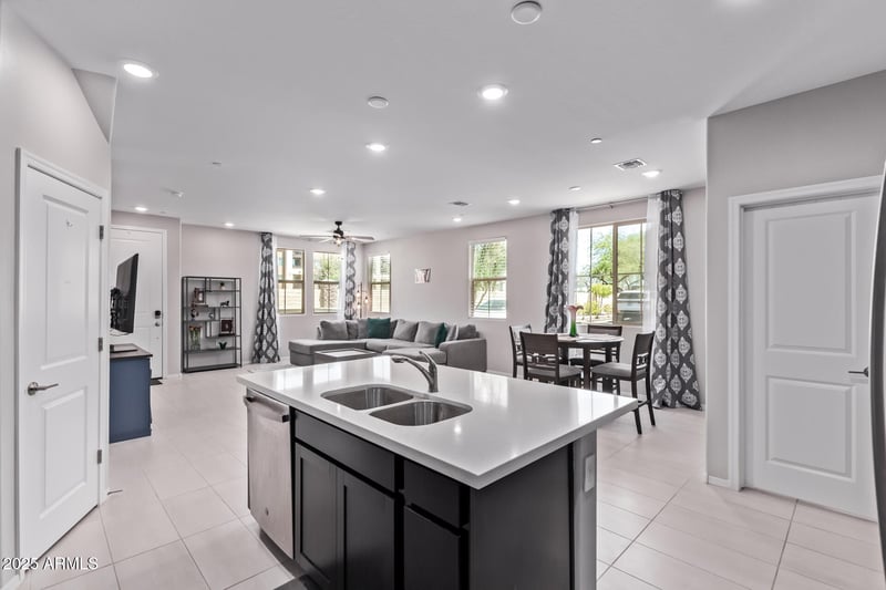 2625 Peppertree Dr #101, Gilbert, AZ 85295