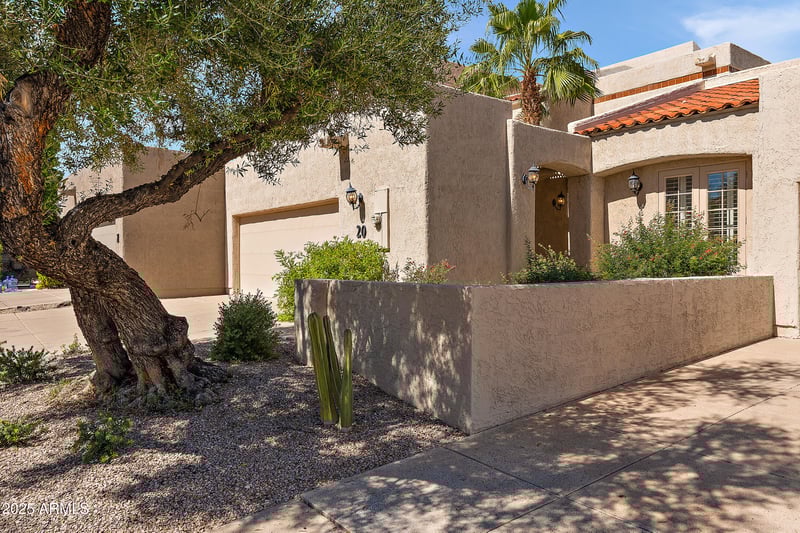 2626 Arizona Biltmore Cir #20, Phoenix, AZ 85016