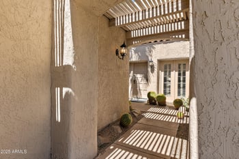 2626 Arizona Biltmore Cir #20, Phoenix, AZ 85016