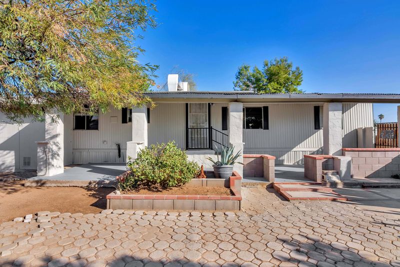 2626 E Grandview Rd, Phoenix, AZ 85032