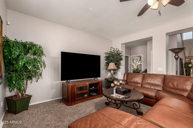 26272 73rd Dr, Peoria, AZ 85383