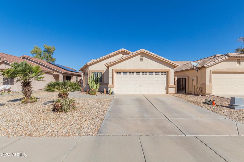 2628 E Denim Trl, San Tan Valley, AZ 85143