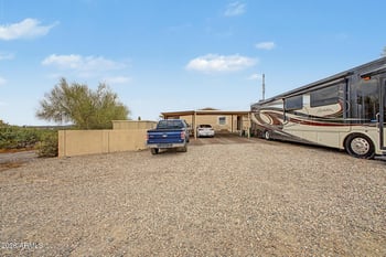 2630 W Buckskin Dr, New River, AZ 85087