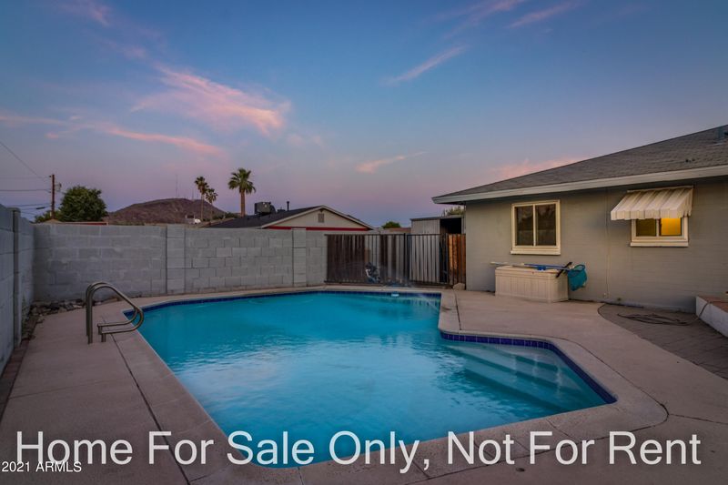 2630 W Corrine Dr, Phoenix, AZ 85029