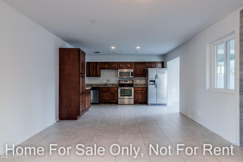 2630 W Corrine Dr, Phoenix, AZ 85029