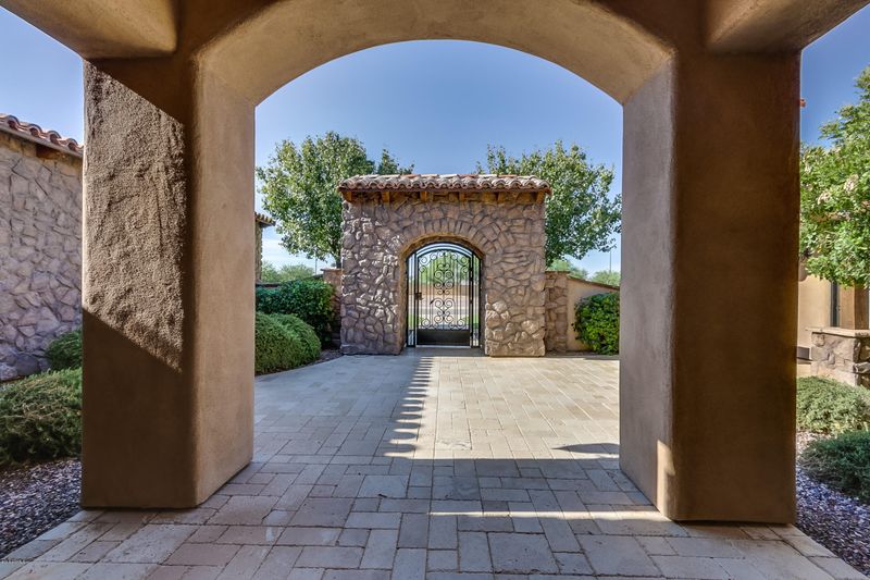 2631 E Pelican Ct, Gilbert, AZ 85297
