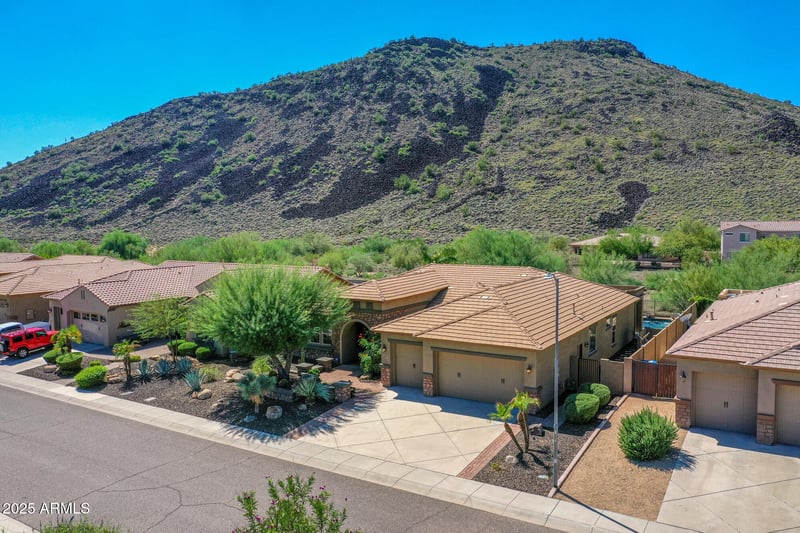 26318 56th Dr, Phoenix, AZ 85083