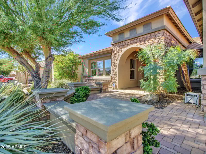 26318 56th Dr, Phoenix, AZ 85083