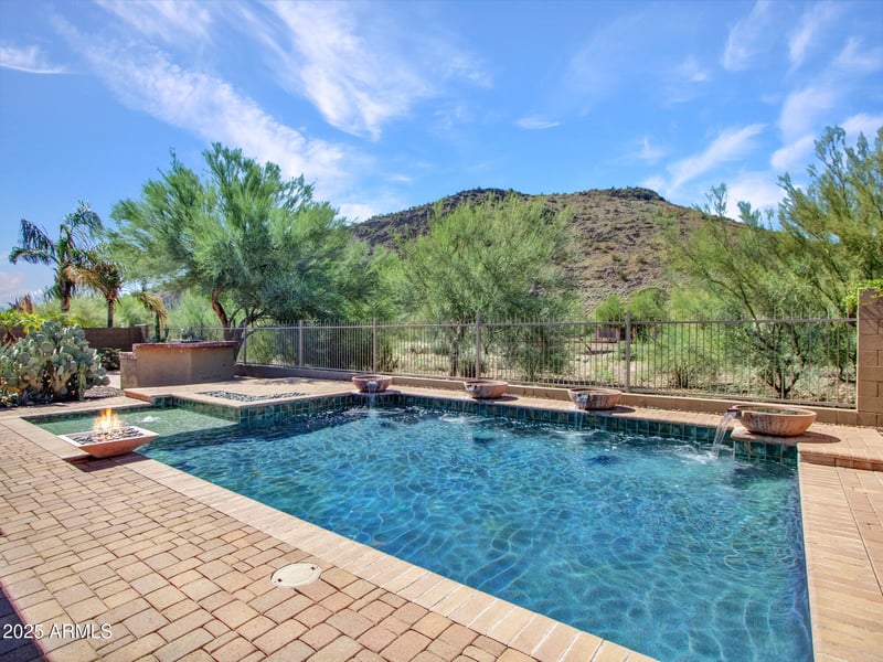 26318 56th Dr, Phoenix, AZ 85083