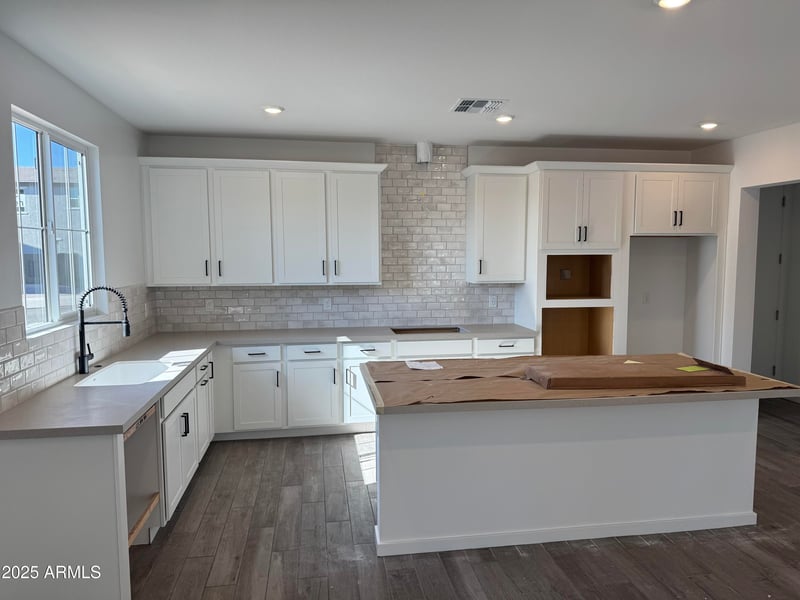 26327 24th Glen, Phoenix, AZ 85085