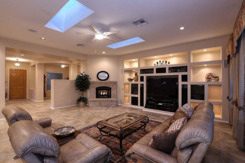 26329 N 45th Dr, Phoenix, AZ 85083