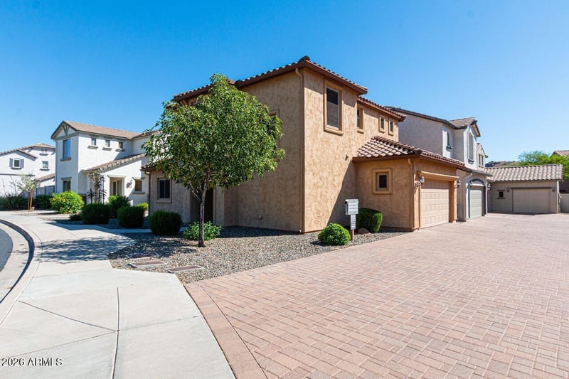 26329 Babbling Brook Dr, Phoenix, AZ 85083