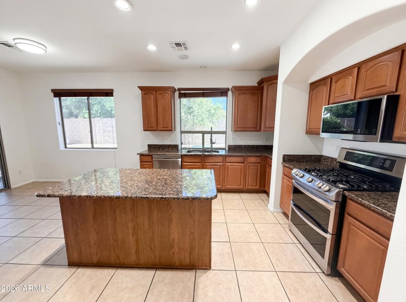 2634 E Ridge Creek Rd, Phoenix, AZ 85024