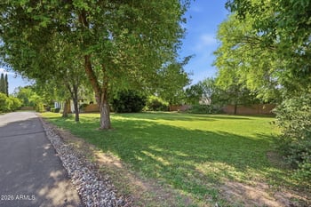 2634 N 52nd St, Phoenix, AZ 85008
