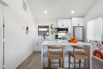 2635 E Clarendon Ave, Phoenix, AZ 85016