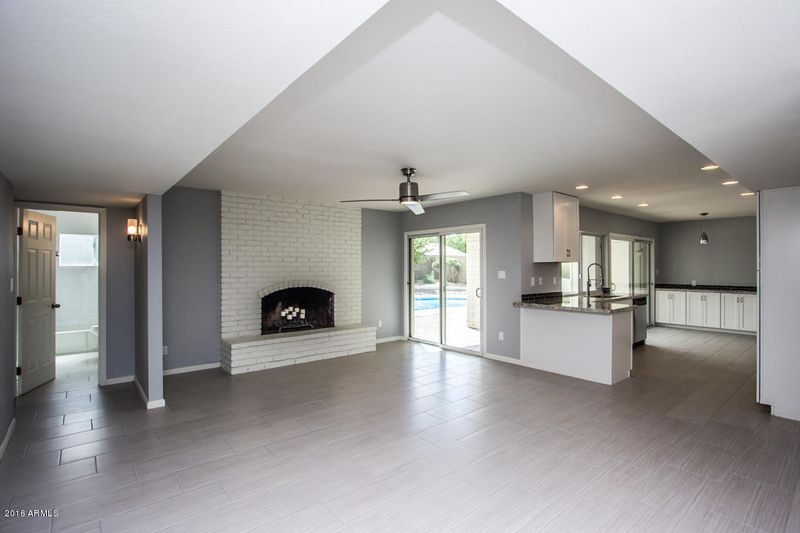 2637 E Mercer Ln, Phoenix, AZ 85028
