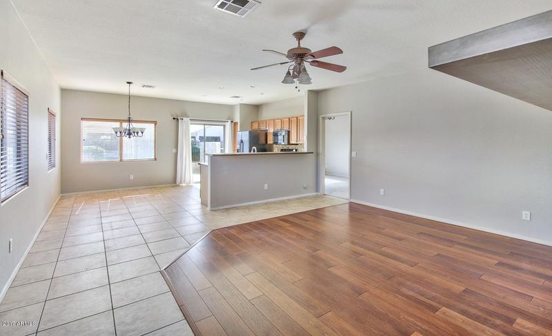2637 E Sunland Ave, Phoenix, AZ 85040