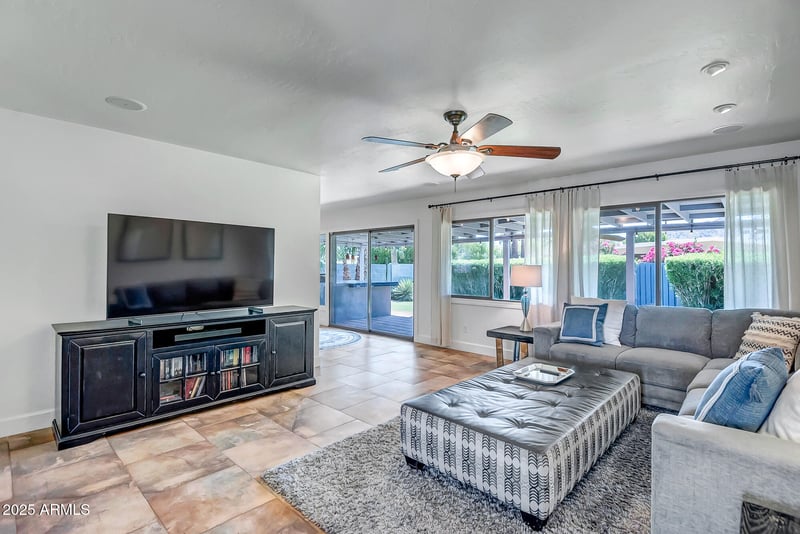 2637 Turquoise Dr, Phoenix, AZ 85028