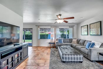 2637 Turquoise Dr, Phoenix, AZ 85028