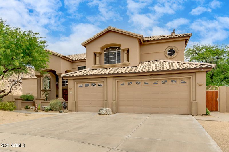 2638 E Silverwood Dr, Phoenix, AZ 85048