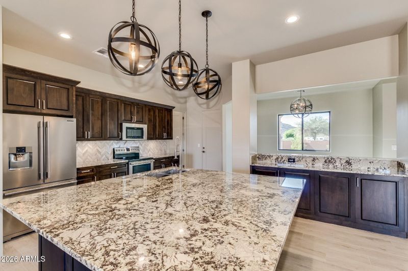 2639 W Lavitt Ln, Phoenix, AZ 85086