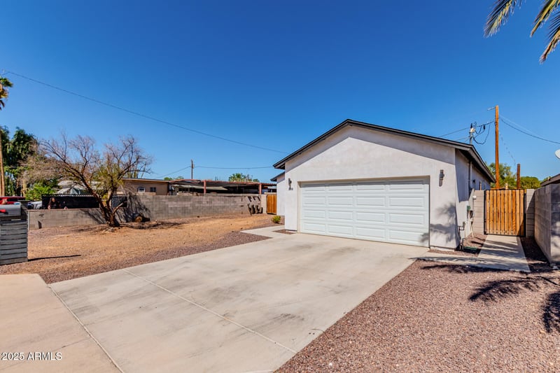 2640 Beverly Ln, Phoenix, AZ 85032