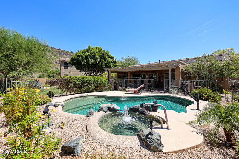 26412 41st Ln, Phoenix, AZ 85083
