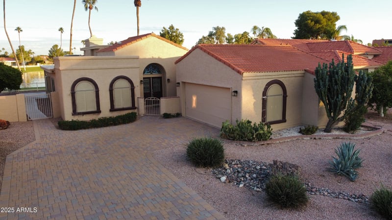 26413 Lakemont Dr, Sun Lakes, AZ 85248