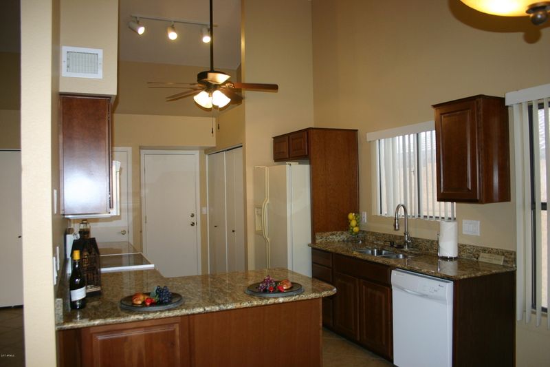 2642 E Rockledge Rd, Phoenix, AZ 85048