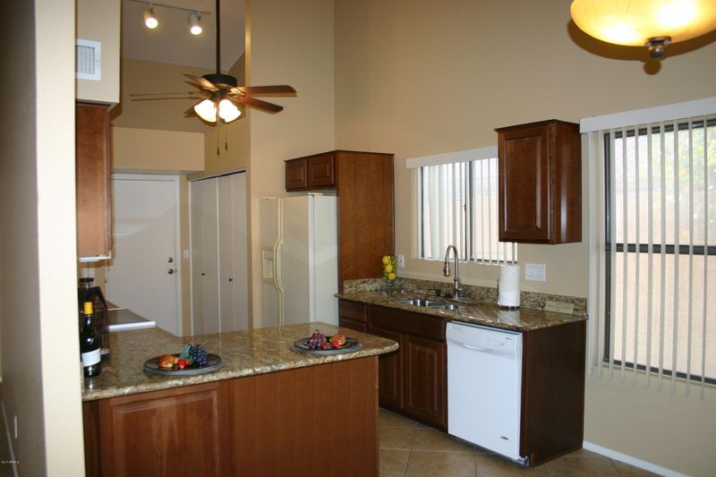 2642 E Rockledge Rd, Phoenix, AZ 85048