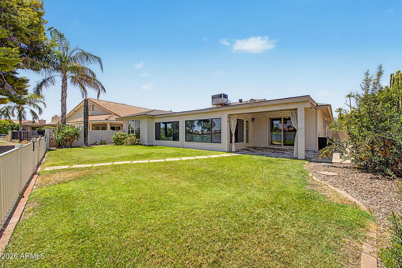 26421 S Lakemont Dr, Sun Lakes, AZ 85248
