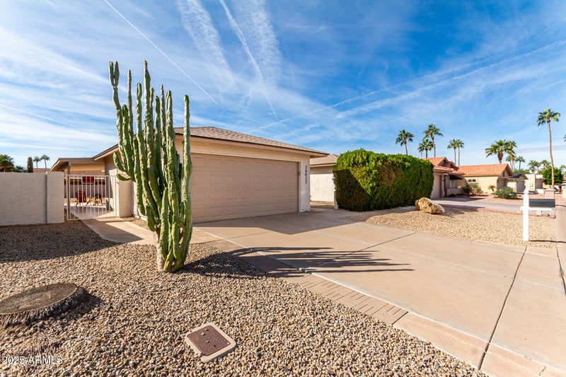 26422 New Town Dr, Sun Lakes, AZ 85248