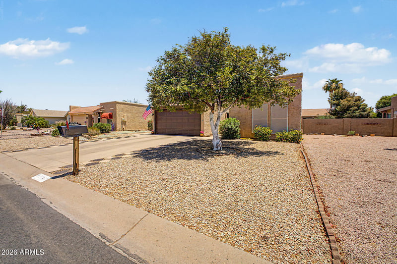 26423 Snead Dr, Sun Lakes, AZ 85248