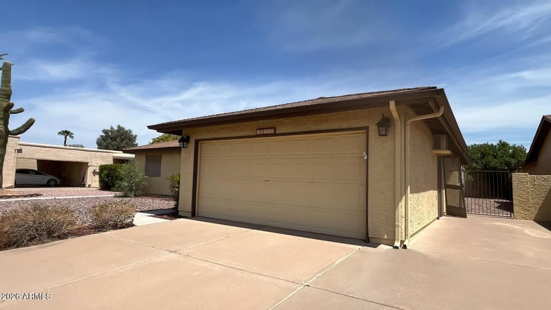 26429 S New Town Dr, Sun Lakes, AZ 85248