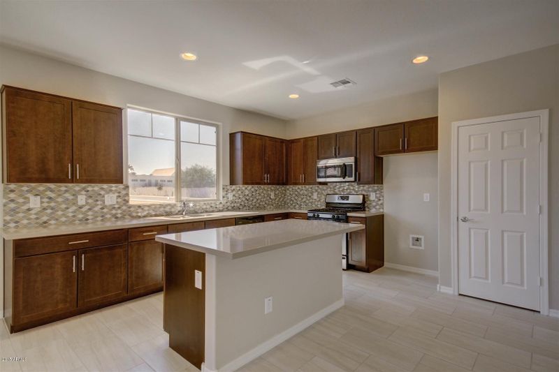 2643 N Walker Way, Phoenix, AZ 85008