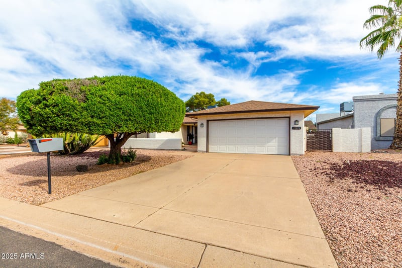 26435 Hogan Dr, Sun Lakes, AZ 85248