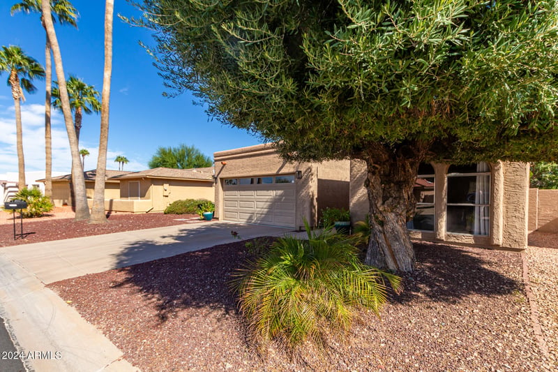 26437 S Sedona Dr, Sun Lakes, AZ 85248