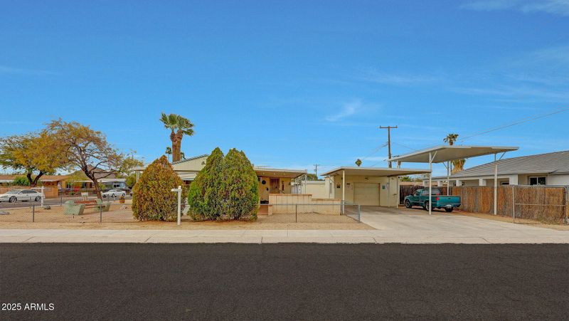 2644 E Kelton Ln, Phoenix, AZ 85032