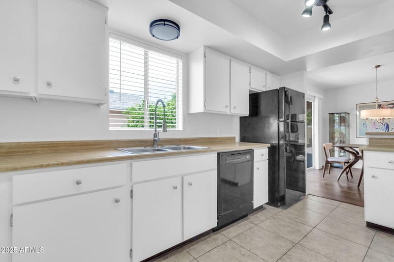 26447 Snead Dr, Sun Lakes, AZ 85248