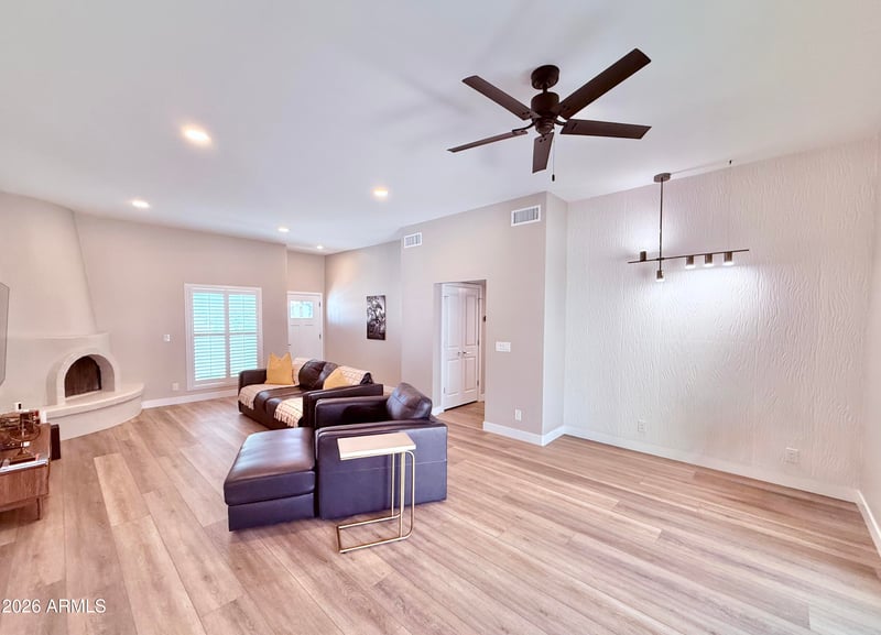 2645 E Vista Dr, Phoenix, AZ 85032