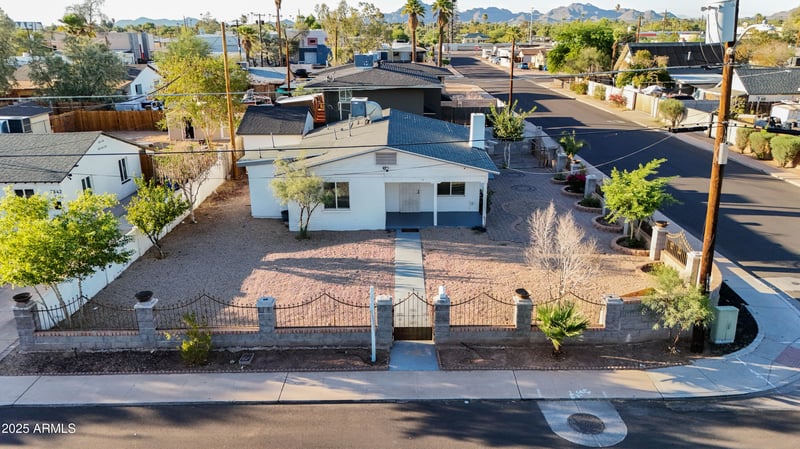 2646 Willetta St, Phoenix, AZ 85008