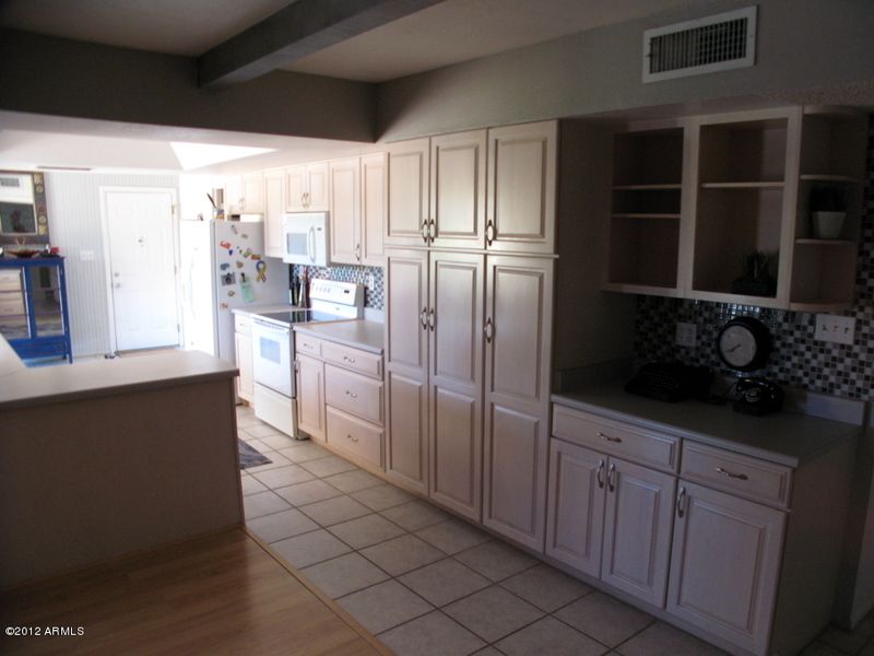 2647 E North Ln, Phoenix, AZ 85028