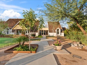 2648 Ridge Cir, Mesa, AZ 85203