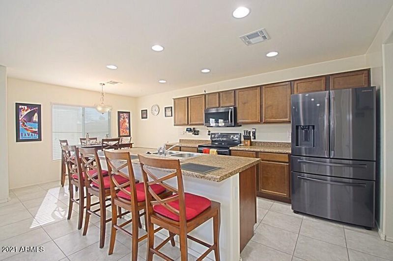 2651 E Wallace Ave, Phoenix, AZ 85032