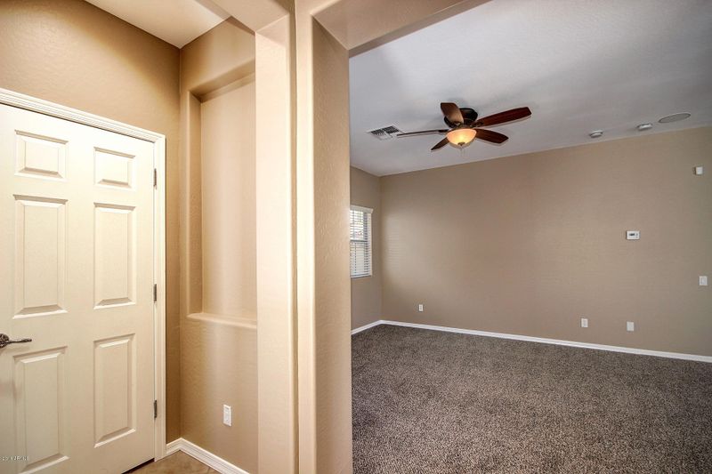 26513 N Babbling Brook Dr, Phoenix, AZ 85083