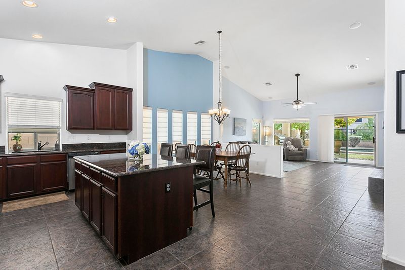 2654 E Bear Creek Ln, Phoenix, AZ 85024