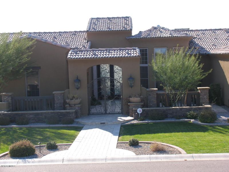 2655 E Warbler Rd, Gilbert, AZ 85297